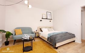 Bright & Relaxing Stay Studio